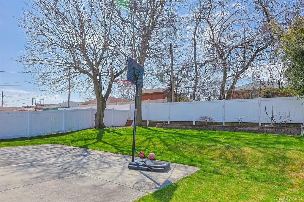 2630 Clearview Expressway Bayside NY 11360