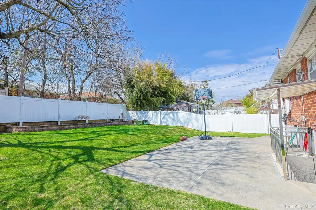 2630 Clearview Expressway Bayside NY 11360