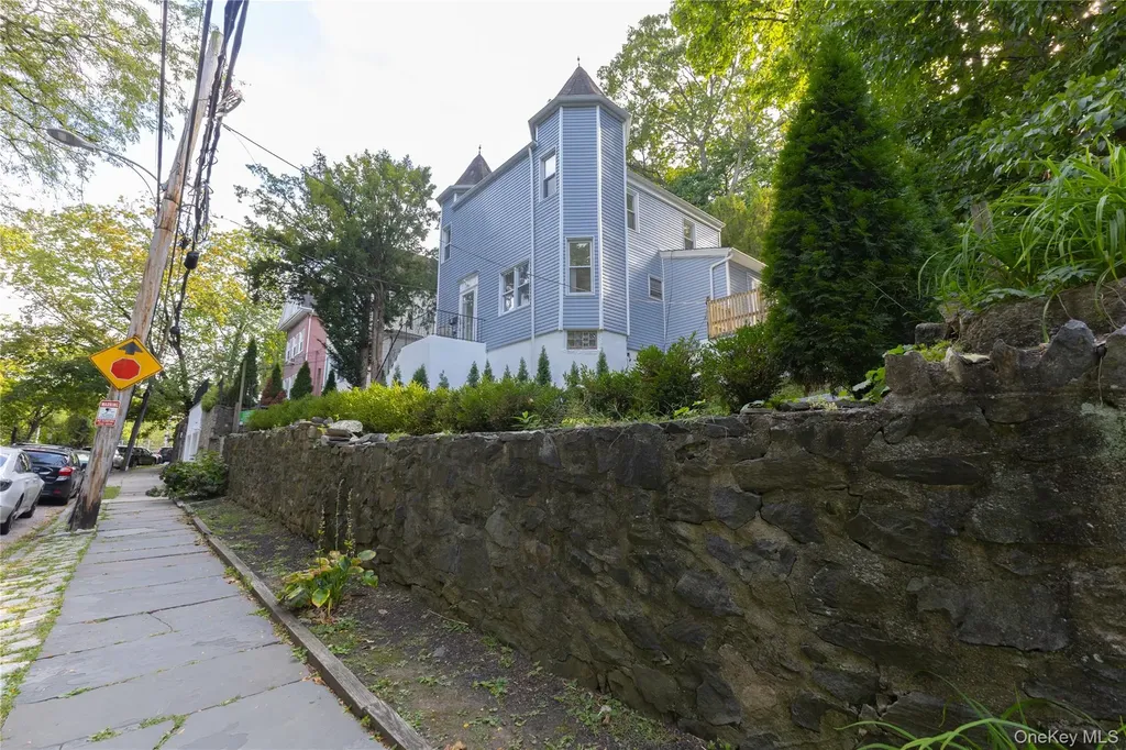 15 Desmond Avenue Bronxville NY 10708
