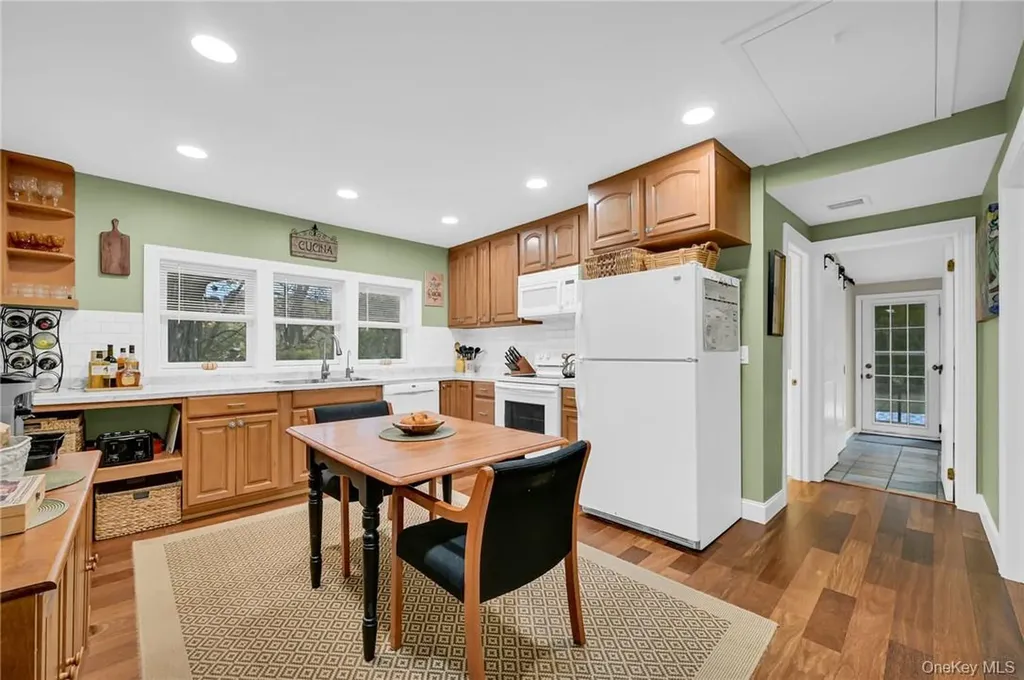 24 Baldwin Lane Mahopac NY 10541