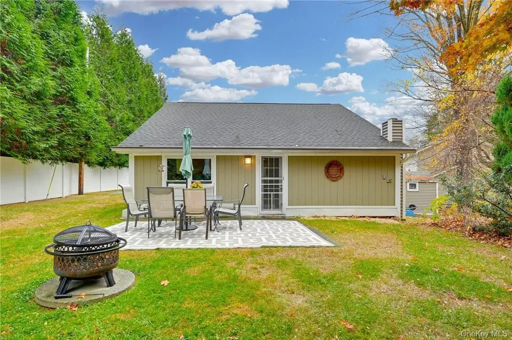 24 Baldwin Lane Mahopac NY 10541
