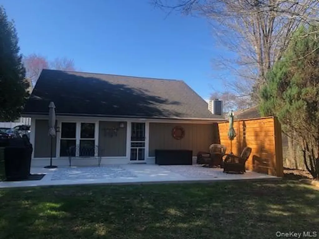 24 Baldwin Lane Mahopac NY 10541