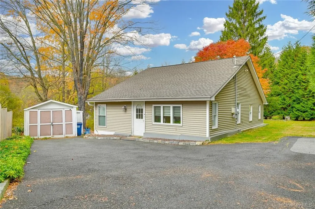 24 Baldwin Lane Mahopac NY 10541