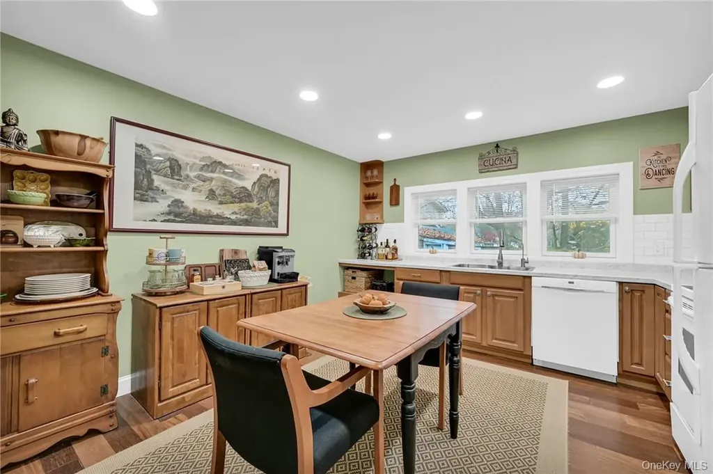 24 Baldwin Lane Mahopac NY 10541