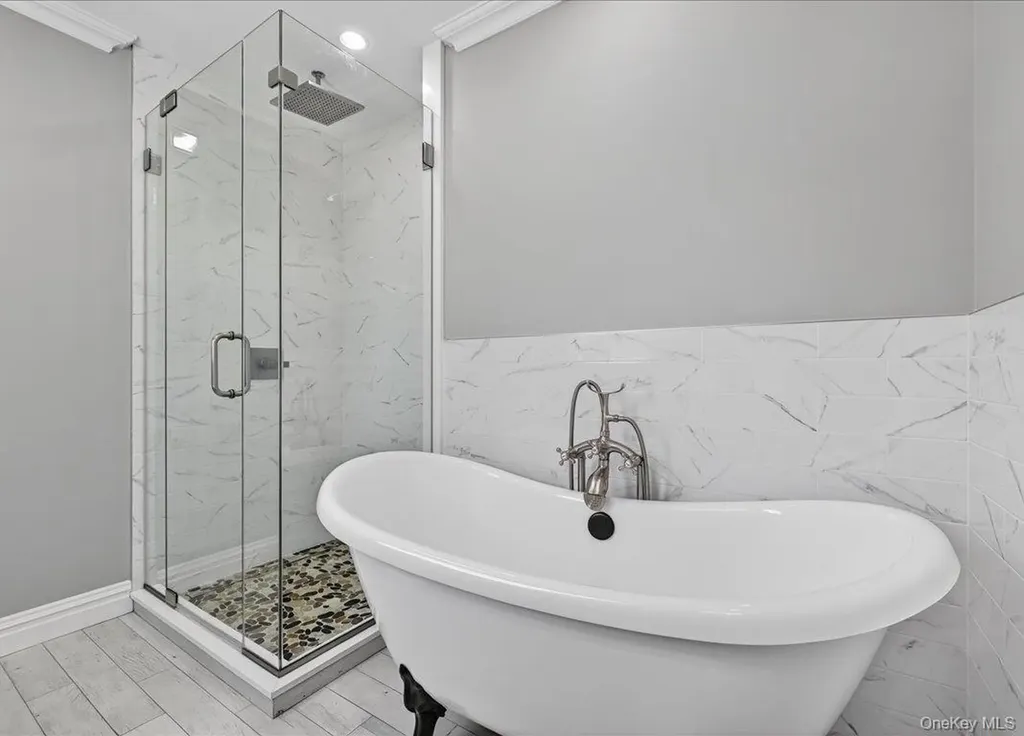 27 Pacific Avenue Nanuet NY 10954