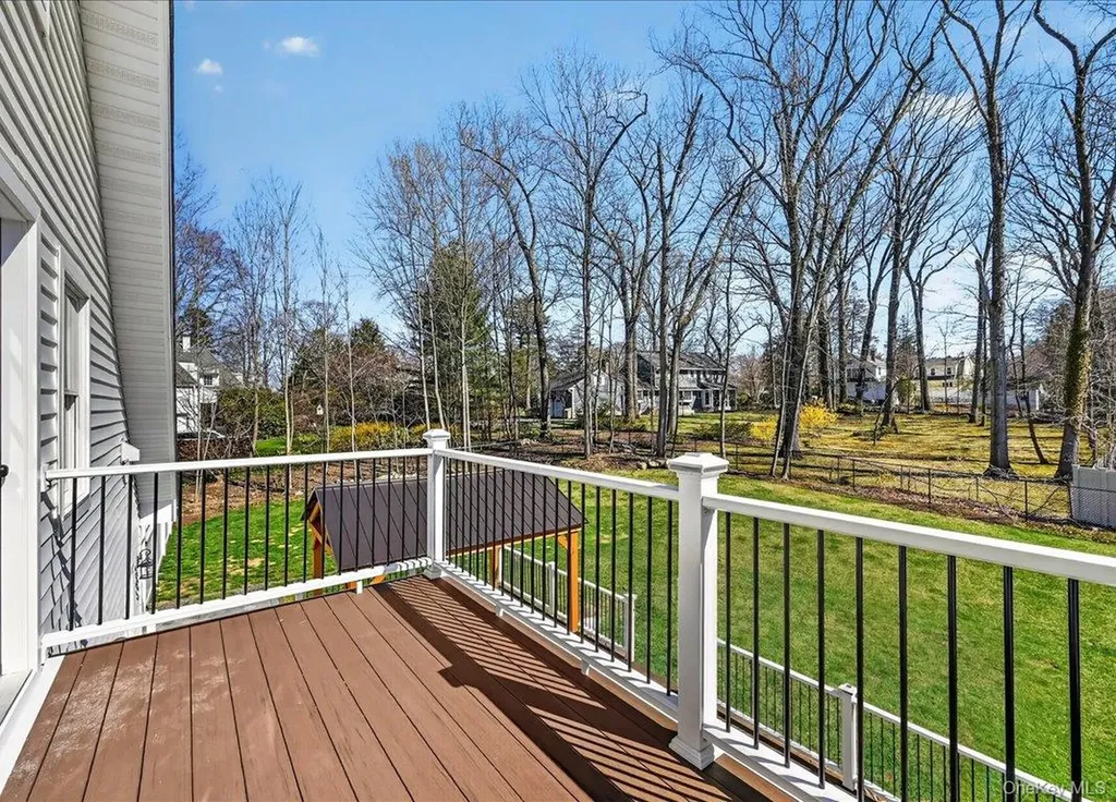 27 Pacific Avenue Nanuet NY 10954