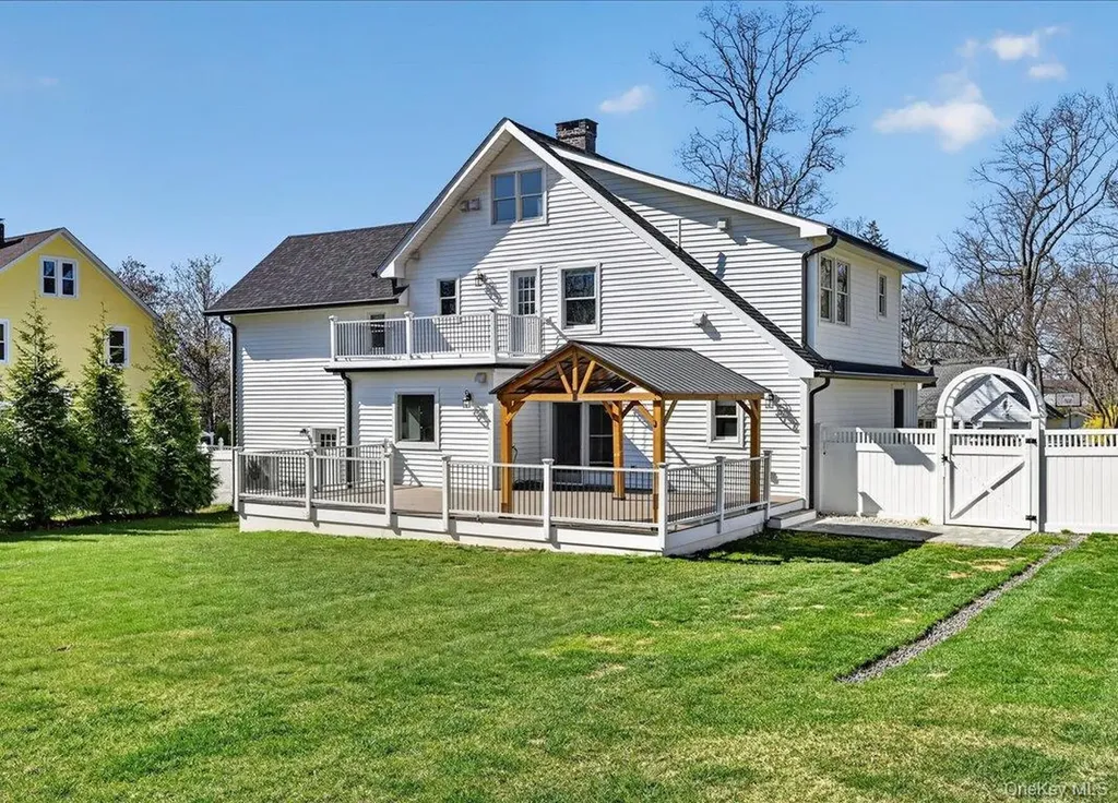 27 Pacific Avenue Nanuet NY 10954
