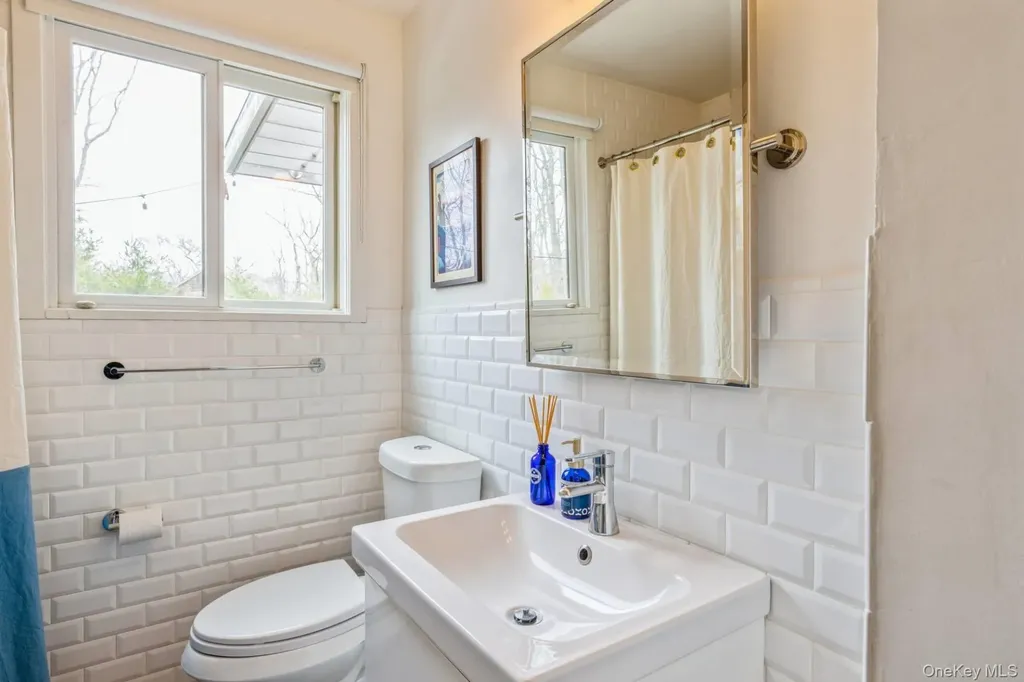 85 Camberly Road East Hampton NY 11937