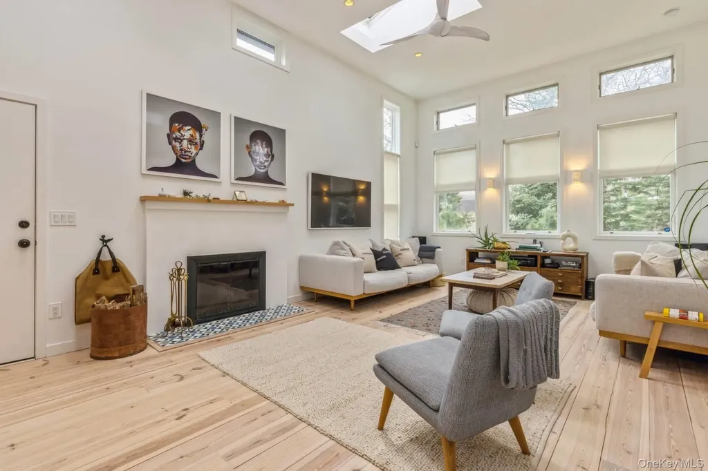 85 Camberly Road East Hampton NY 11937