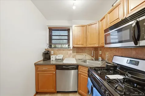 161 Pearsall Drive Mount Vernon NY 10552