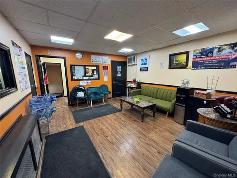 226-02 Jamaica Avenue Floral Park NY 11001