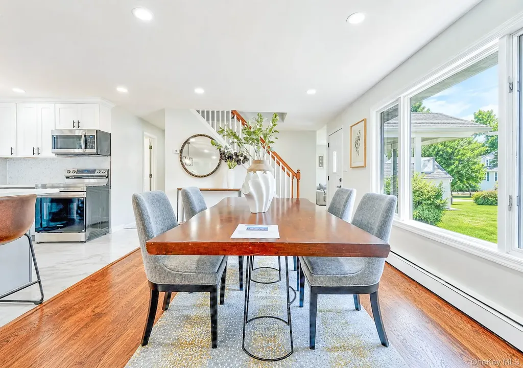 61 Cheshire Road Bethpage NY 11714