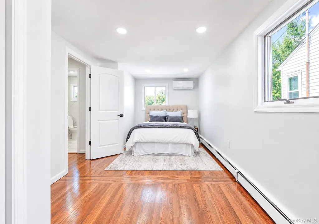 61 Cheshire Road Bethpage NY 11714