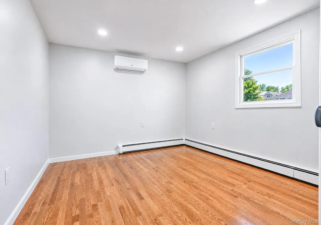 61 Cheshire Road Bethpage NY 11714