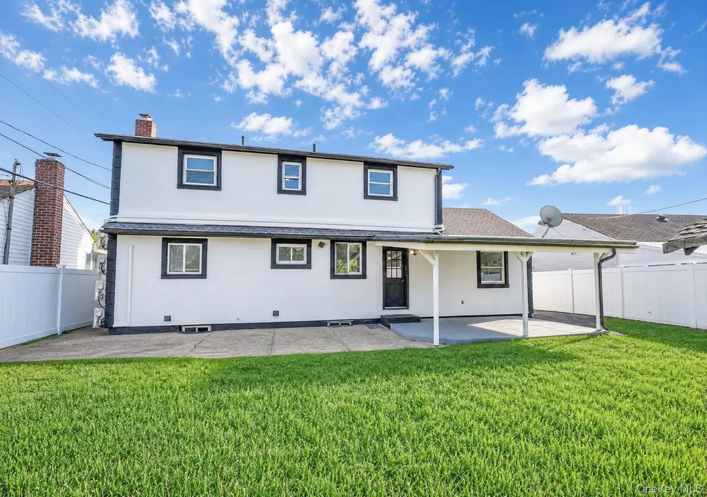 61 Cheshire Road Bethpage NY 11714