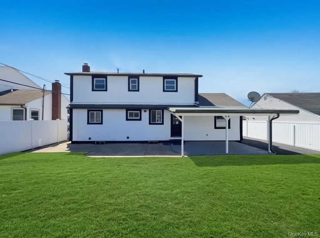 61 Cheshire Road Bethpage NY 11714