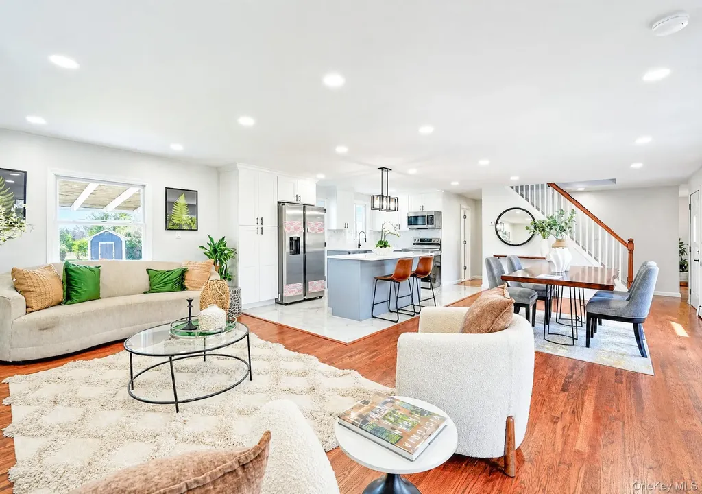61 Cheshire Road Bethpage NY 11714