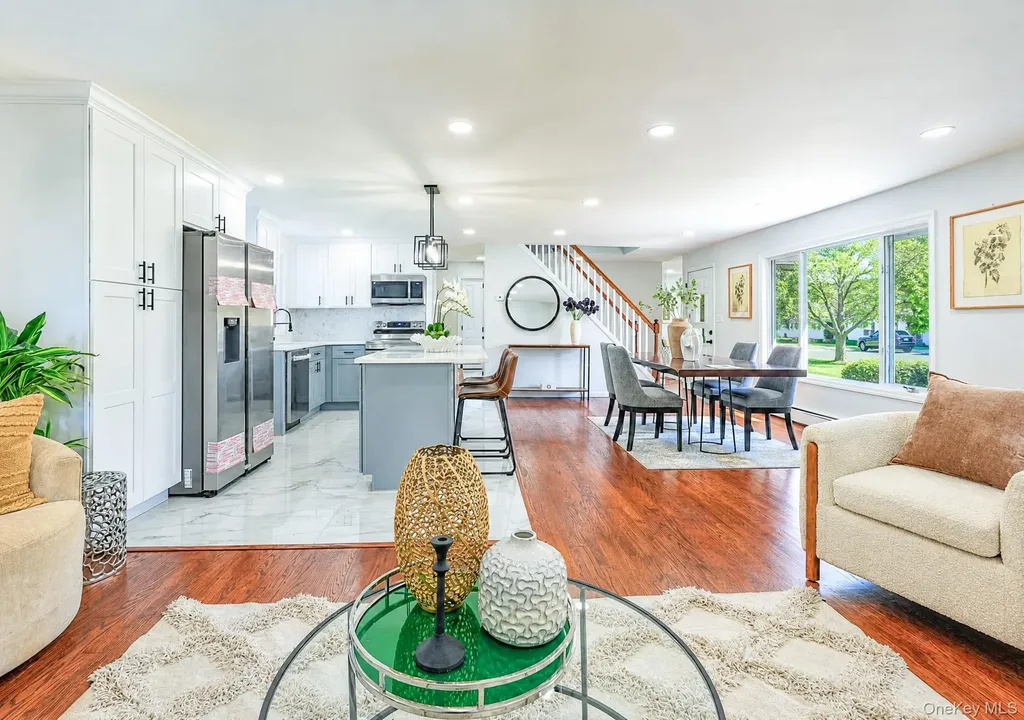 61 Cheshire Road Bethpage NY 11714