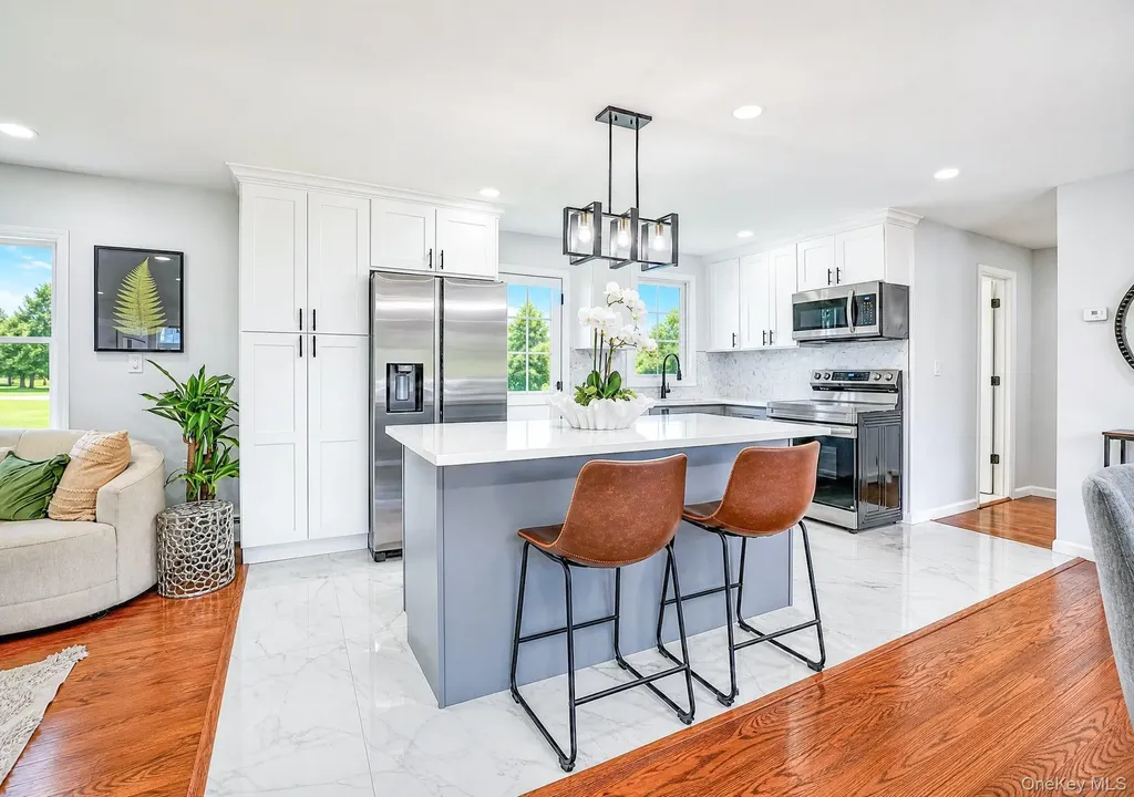 61 Cheshire Road Bethpage NY 11714