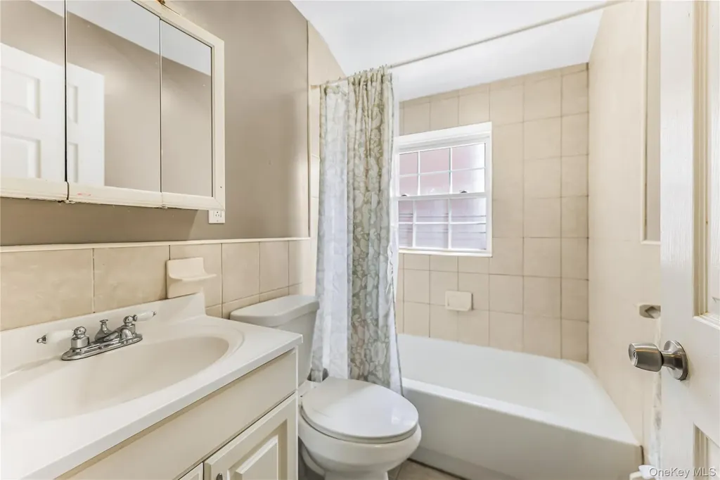 2515 Woodhull Avenue Bronx NY 10469