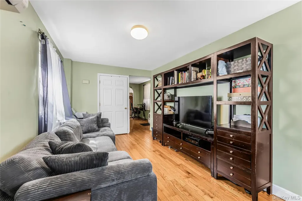 2515 Woodhull Avenue Bronx NY 10469