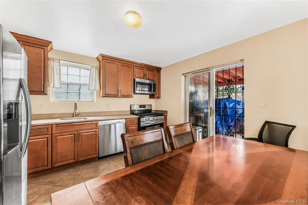 2515 Woodhull Avenue Bronx NY 10469