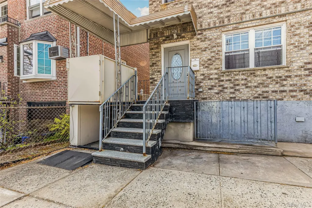 2515 Woodhull Avenue Bronx NY 10469