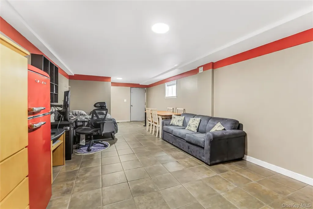 2515 Woodhull Avenue Bronx NY 10469