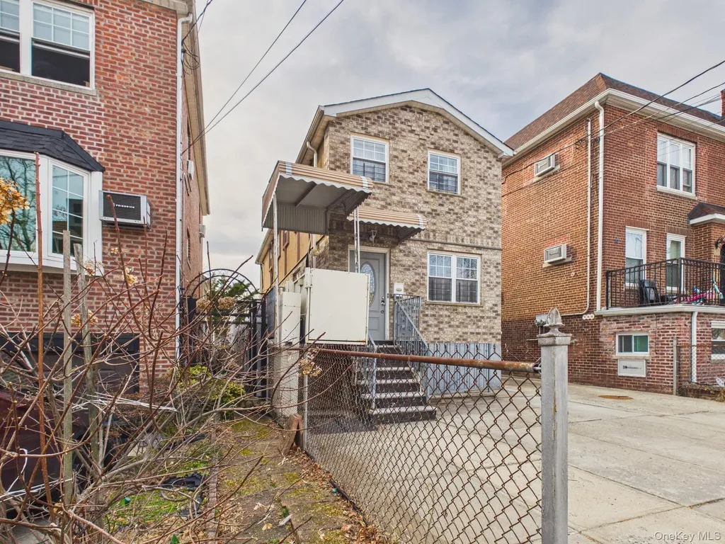 2515 Woodhull Avenue Bronx NY 10469
