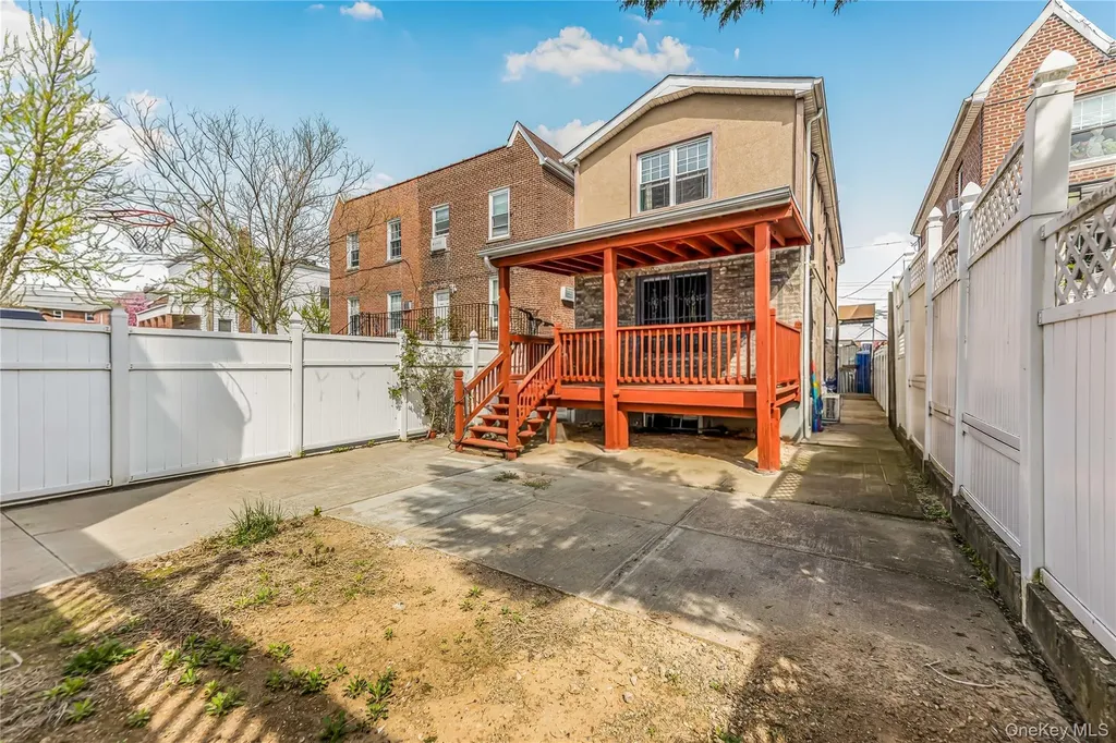 2515 Woodhull Avenue Bronx NY 10469