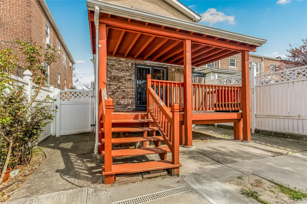 2515 Woodhull Avenue Bronx NY 10469