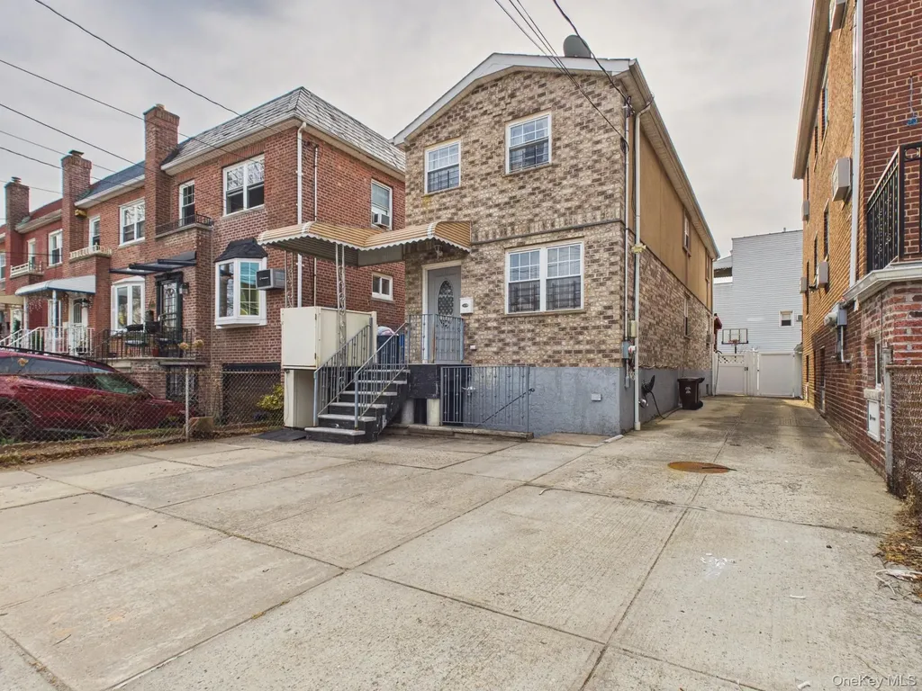 2515 Woodhull Avenue Bronx NY 10469