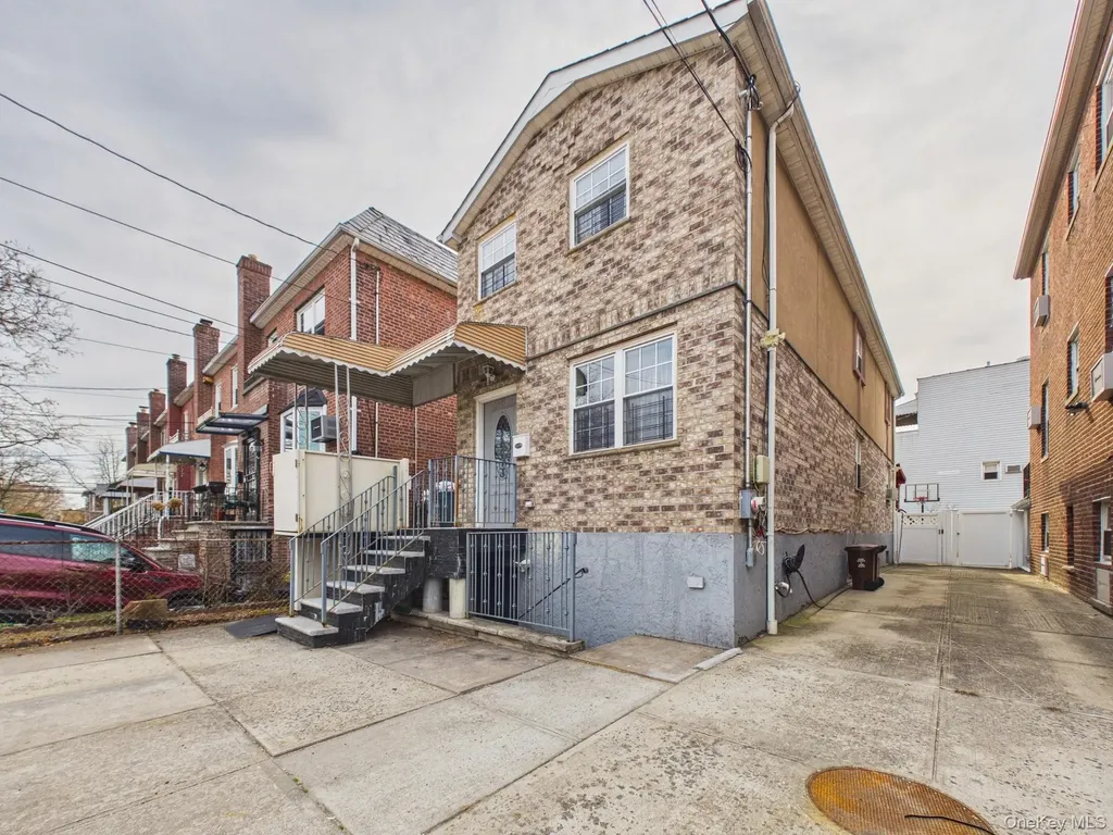 2515 Woodhull Avenue Bronx NY 10469