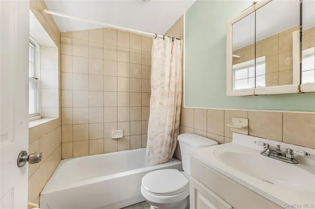 2515 Woodhull Avenue Bronx NY 10469