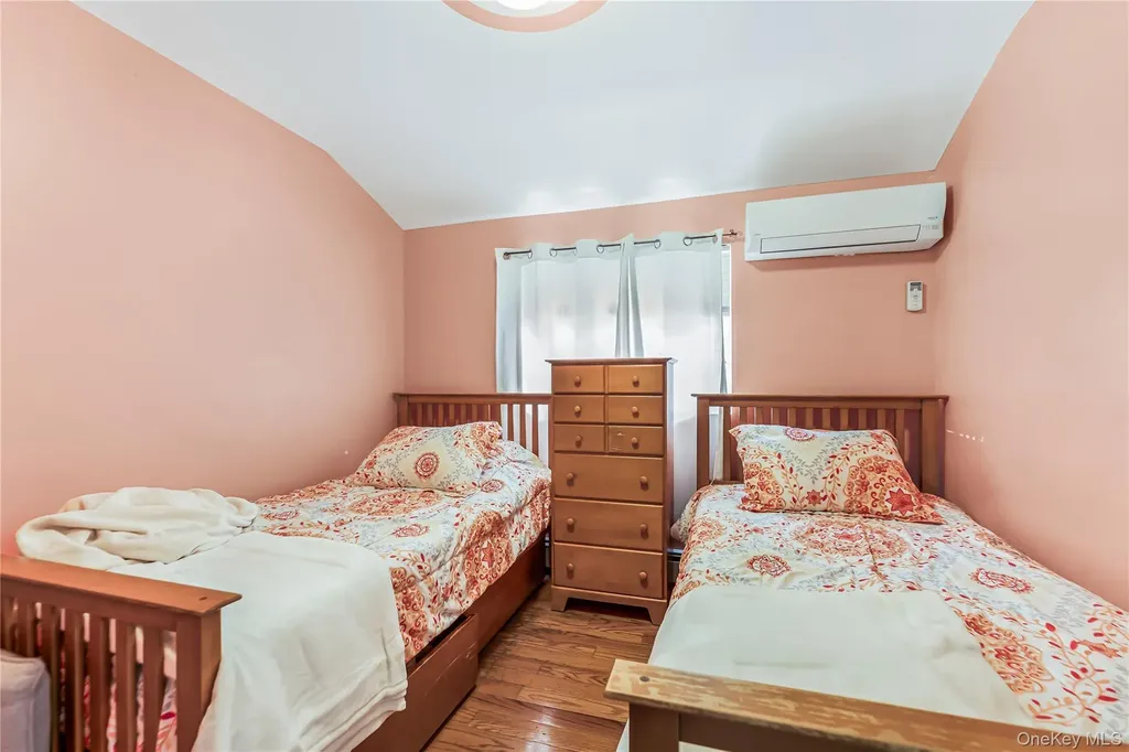 2515 Woodhull Avenue Bronx NY 10469
