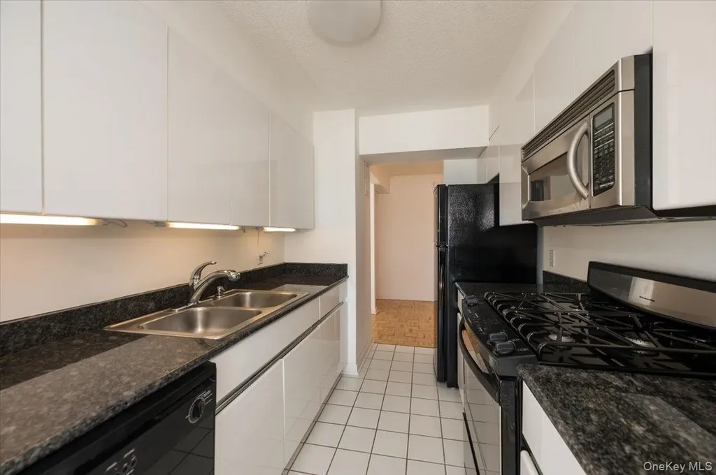 170 W Broadway Long Beach NY 11561