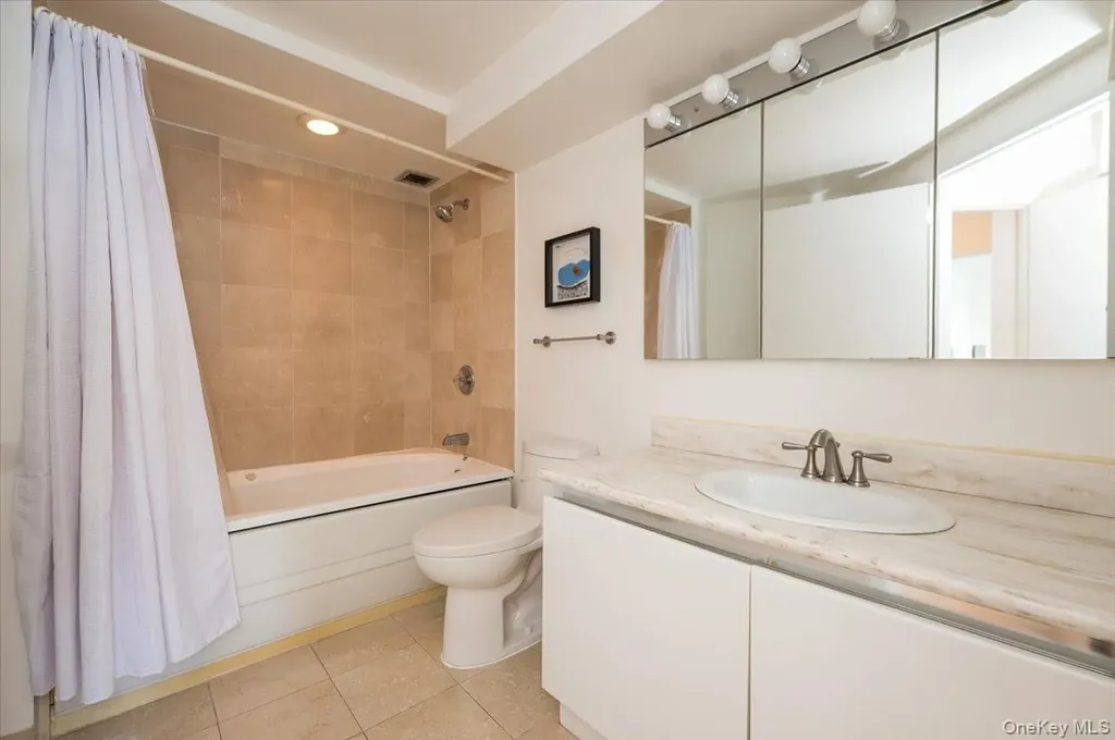 170 W Broadway Long Beach NY 11561