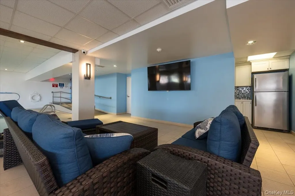 170 W Broadway Long Beach NY 11561
