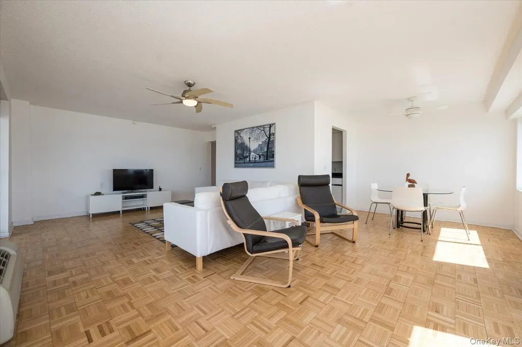 170 W Broadway Long Beach NY 11561
