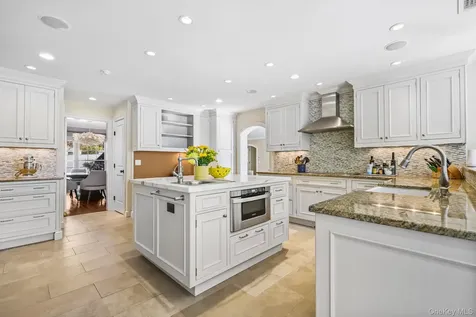 12 Woodland Avenue Bronxville NY 10708