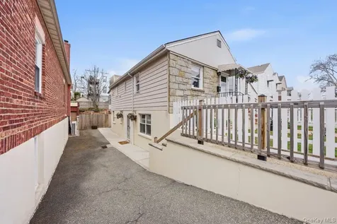75 Woodlawn Avenue Yonkers NY 10704