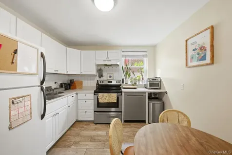 75 Woodlawn Avenue Yonkers NY 10704