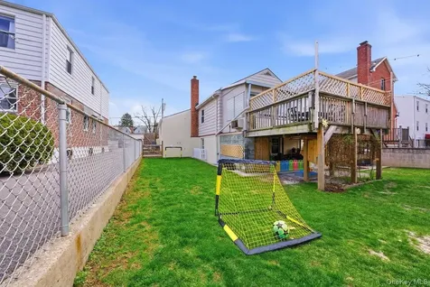 75 Woodlawn Avenue Yonkers NY 10704