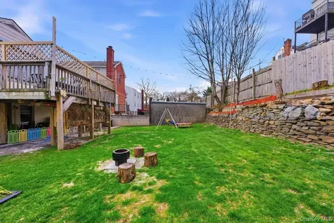 75 Woodlawn Avenue Yonkers NY 10704