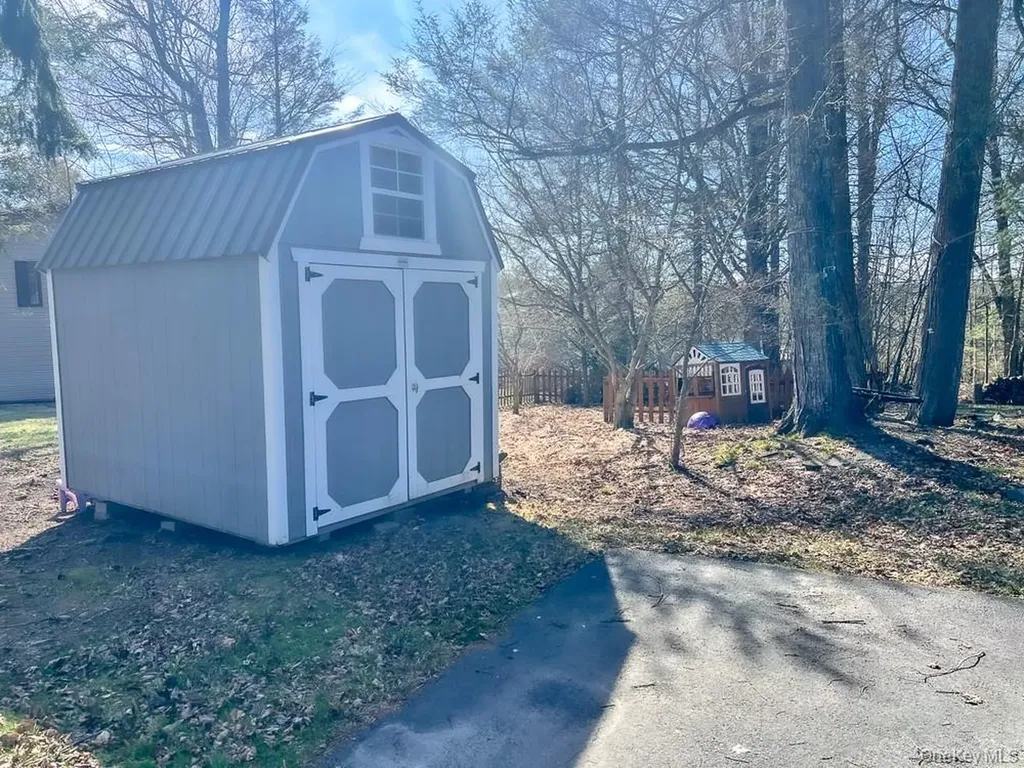 19 Morris Drive Loch Sheldrake NY 12759