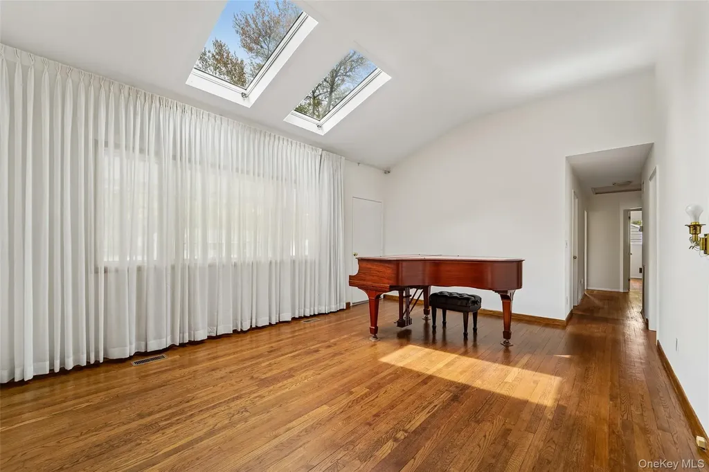 16 Jill Drive West Nyack NY 10994