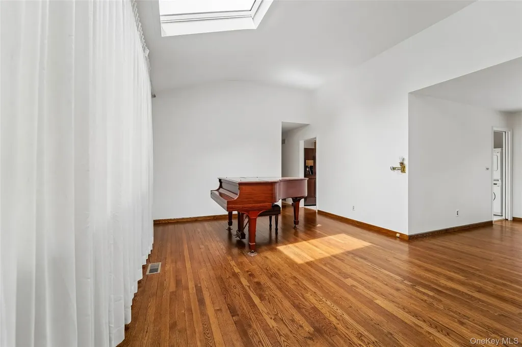16 Jill Drive West Nyack NY 10994