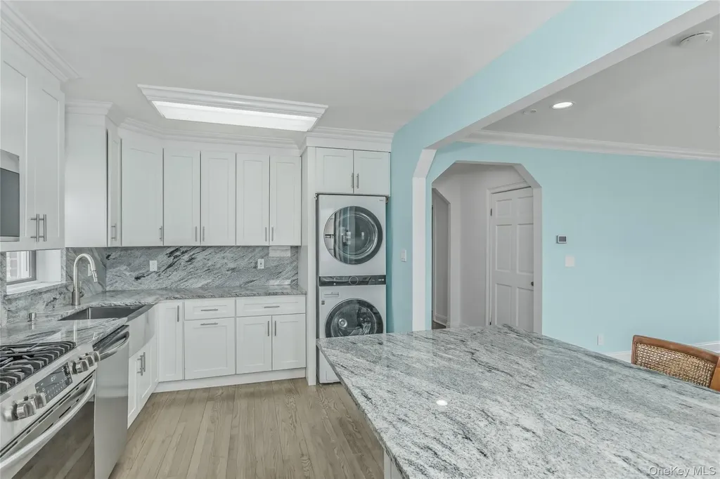 325 E Park Avenue Long Beach NY 11561