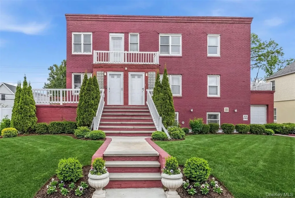 325 E Park Avenue Long Beach NY 11561