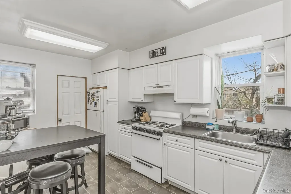 325 E Park Avenue Long Beach NY 11561
